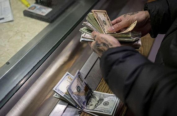 Full cash bail bond services in East Meadow NY with fast approvals and 24/7 support.